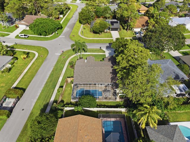 805 Daffodil Drive, Wellington, FL 33414