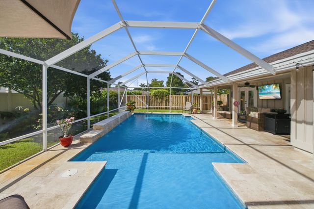 805 Daffodil Drive, Wellington, FL 33414