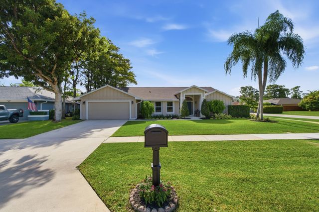 805 Daffodil Drive, Wellington, FL 33414