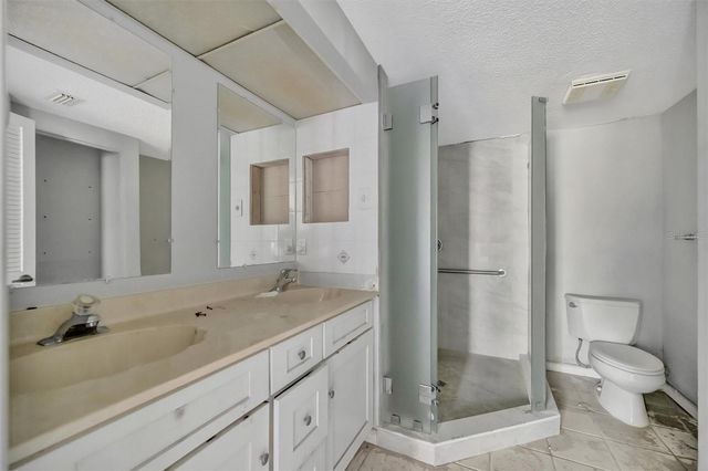 2404 AVENUE A, Bradenton Beach, FL 34217