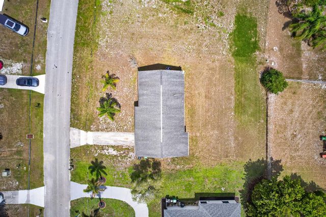 261 SW Cherryhill Road, Port St. Lucie, FL 34953
