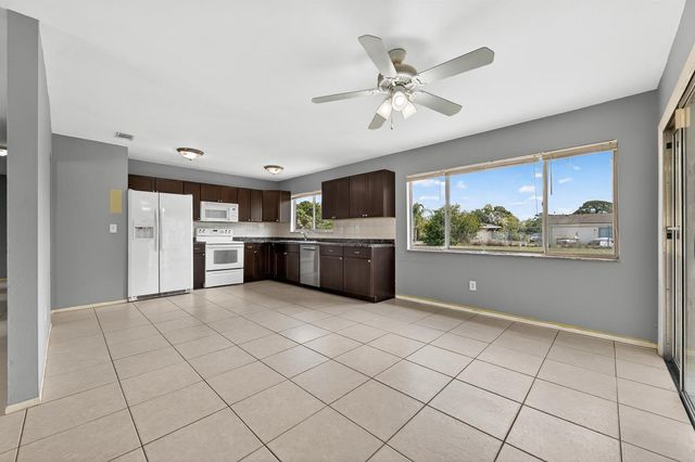 261 SW Cherryhill Road, Port St. Lucie, FL 34953