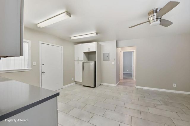 3050 Davis Street, Oakland, CA 94601