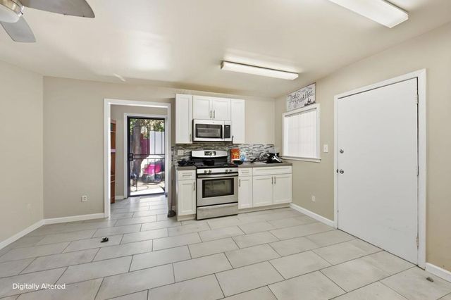 3050 Davis Street, Oakland, CA 94601