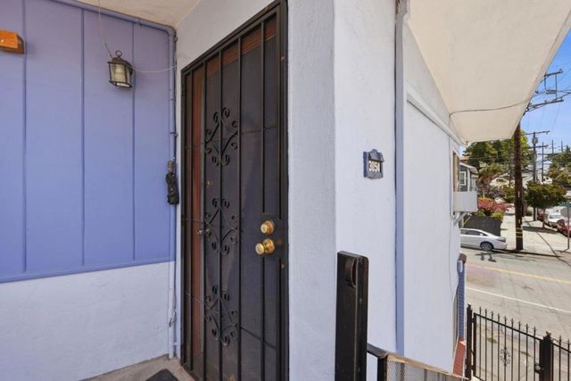 3050 Davis Street, Oakland, CA 94601