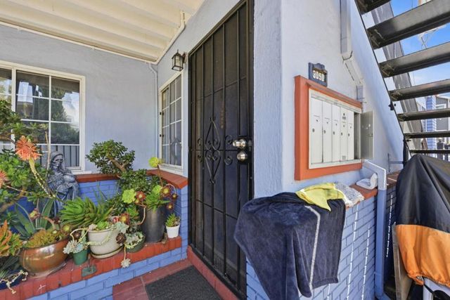 3050 Davis Street, Oakland, CA 94601