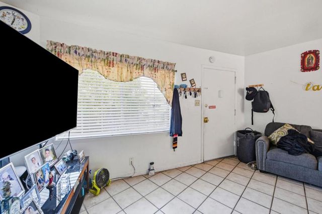 3050 Davis Street, Oakland, CA 94601