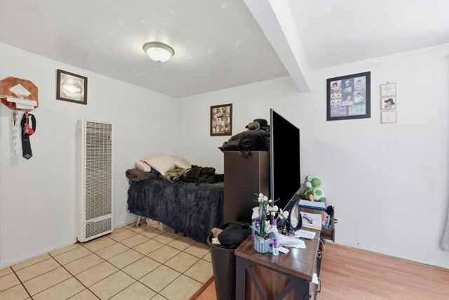 3050 Davis Street, Oakland, CA 94601