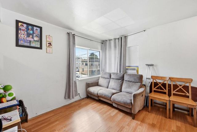 3050 Davis Street, Oakland, CA 94601