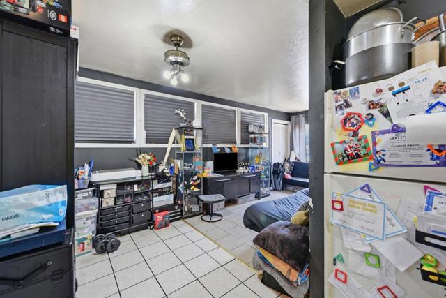 3050 Davis Street, Oakland, CA 94601