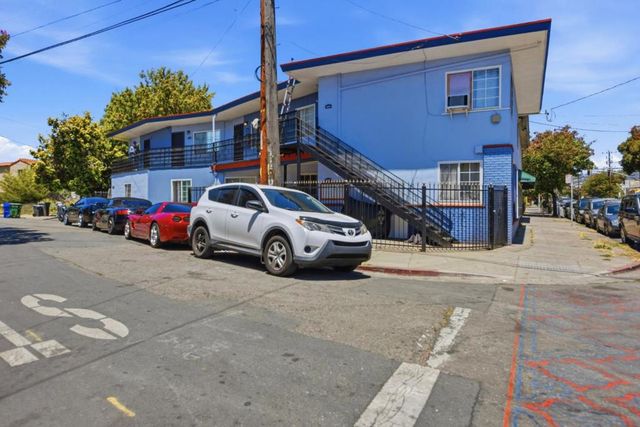 3050 Davis Street, Oakland, CA 94601