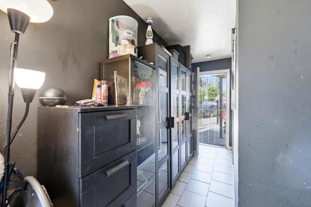 3050 Davis Street, Oakland, CA 94601