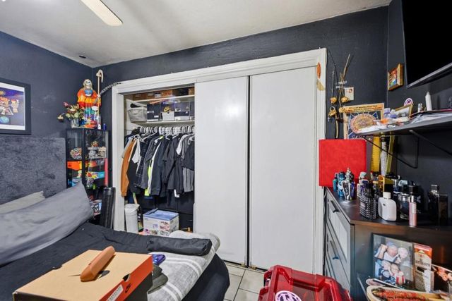 3050 Davis Street, Oakland, CA 94601