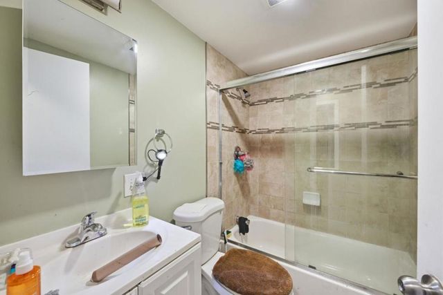 3050 Davis Street, Oakland, CA 94601