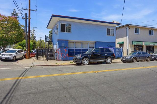3050 Davis Street, Oakland, CA 94601