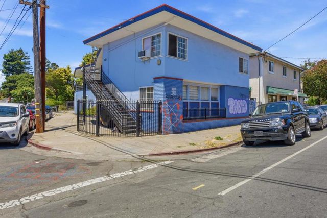 3050 Davis Street, Oakland, CA 94601