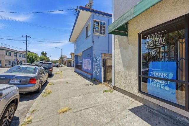 3050 Davis Street, Oakland, CA 94601