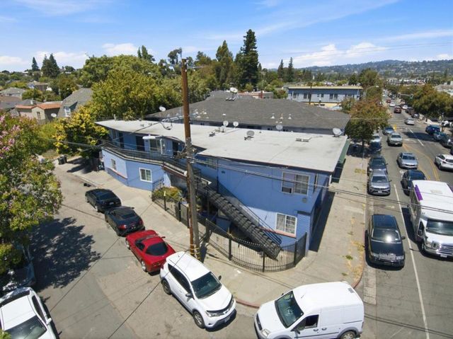 3050 Davis Street, Oakland, CA 94601