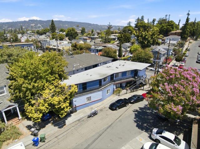3050 Davis Street, Oakland, CA 94601