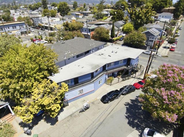 3050 Davis Street, Oakland, CA 94601