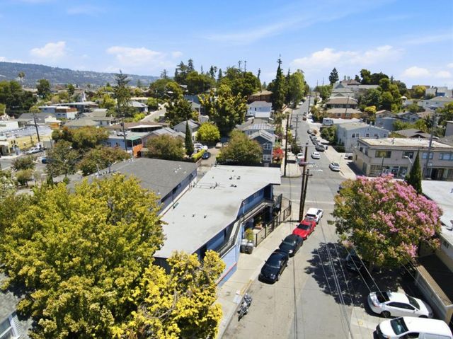 3050 Davis Street, Oakland, CA 94601
