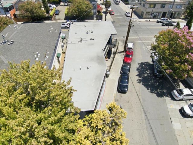 3050 Davis Street, Oakland, CA 94601
