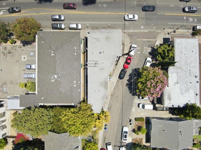 3050 Davis Street, Oakland, CA 94601