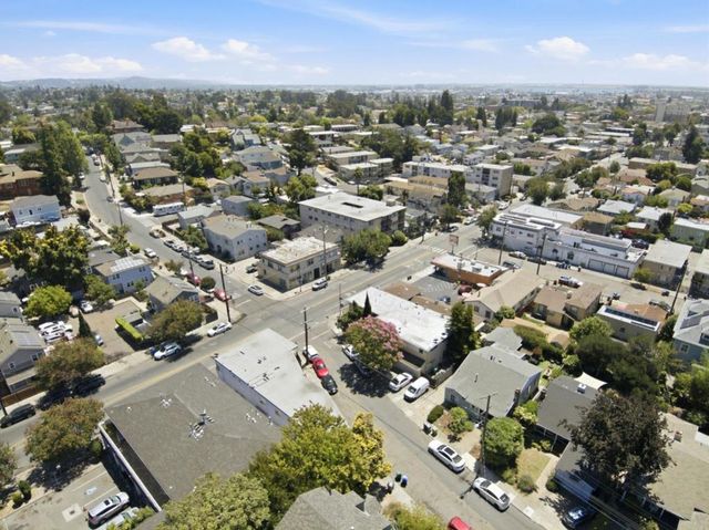 3050 Davis Street, Oakland, CA 94601