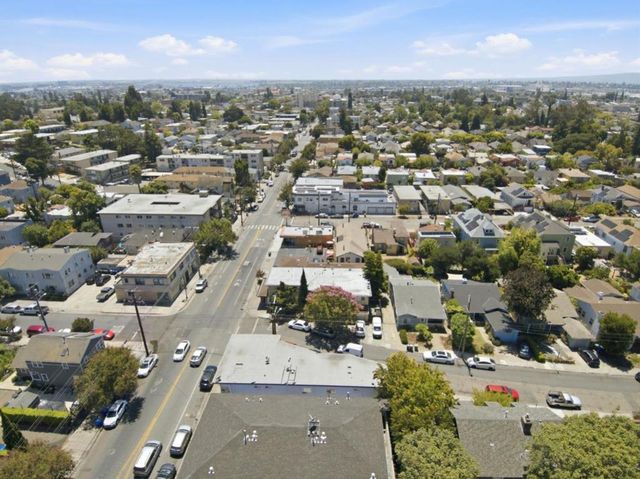 3050 Davis Street, Oakland, CA 94601