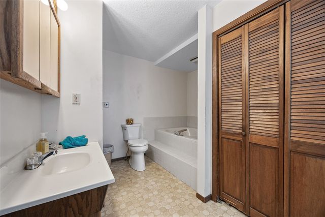 309 2nd Ave NW, Mt Vernon, IA 52314