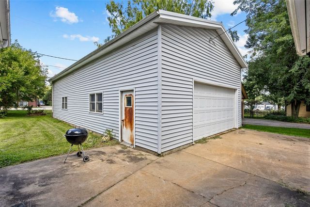 309 2nd Ave NW, Mt Vernon, IA 52314
