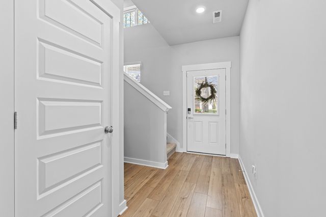 719 Mickelson Way, Lebanon, TN 37087