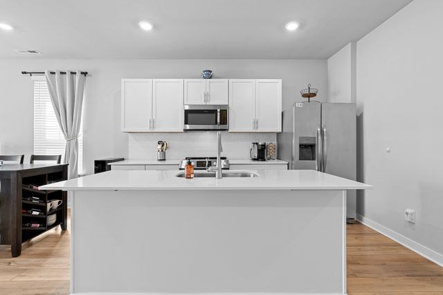 719 Mickelson Way, Lebanon, TN 37087