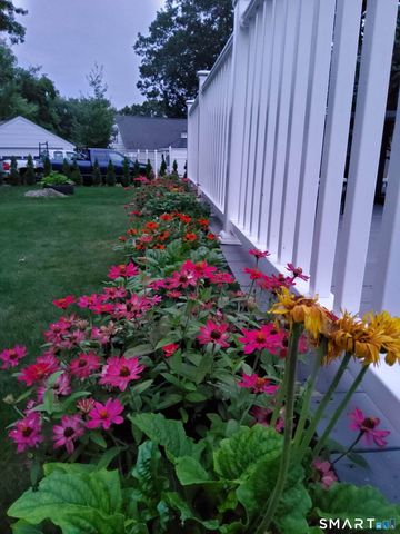 43 Bateswood Road, Waterbury, CT 06706