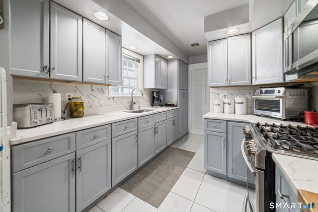 43 Bateswood Road, Waterbury, CT 06706