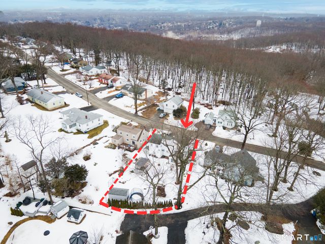 43 Bateswood Road, Waterbury, CT 06706