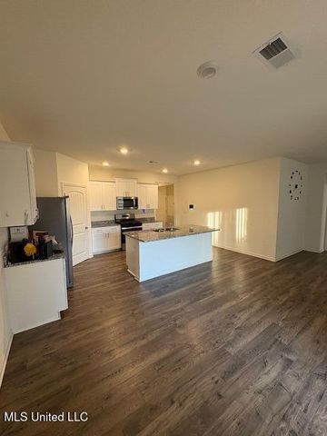 8833 Ruth Ann Cove, Southaven, MS 38671