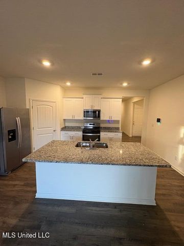 8833 Ruth Ann Cove, Southaven, MS 38671