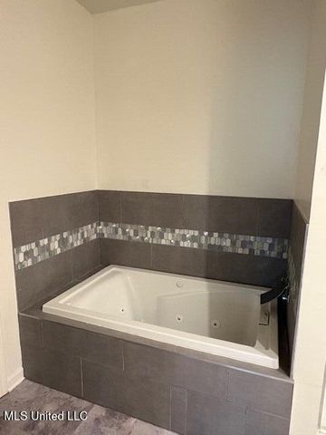 8833 Ruth Ann Cove, Southaven, MS 38671