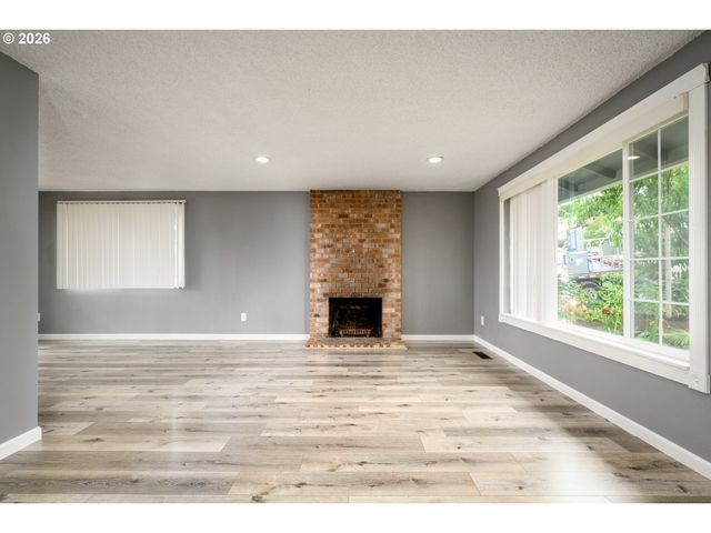 2024 Sw TEGART Ave, Gresham, OR 97080
