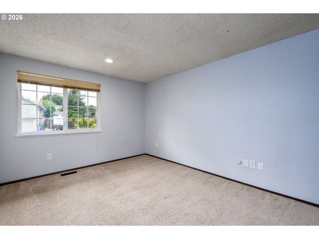 2024 Sw TEGART Ave, Gresham, OR 97080