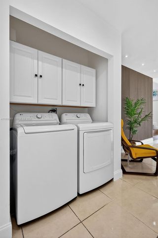 245 NE 175th St, North Miami Beach, FL 33162