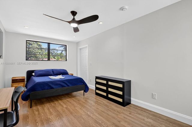 245 NE 175th St, North Miami Beach, FL 33162