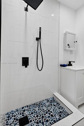 245 NE 175th St, North Miami Beach, FL 33162