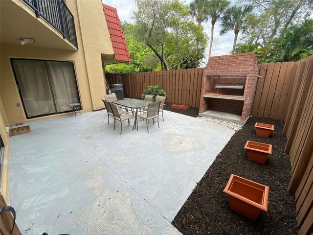 23048 Oxford Place, Boca Raton, FL 33433