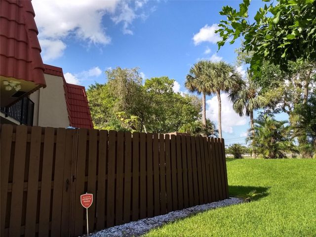 23048 Oxford Place, Boca Raton, FL 33433