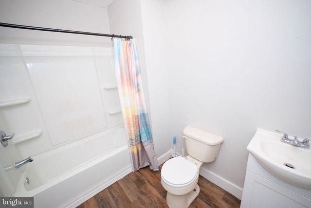 566 W PHILADELPHIA ST, York, PA 17401