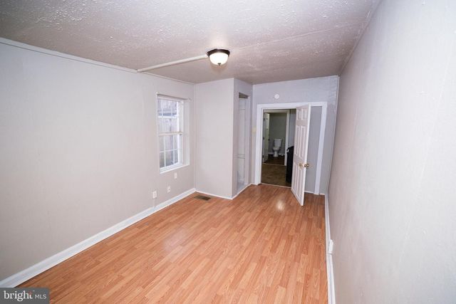 566 W PHILADELPHIA ST, York, PA 17401