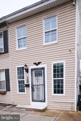 566 W PHILADELPHIA ST, York, PA 17401