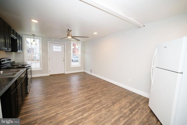 566 W PHILADELPHIA ST, York, PA 17401